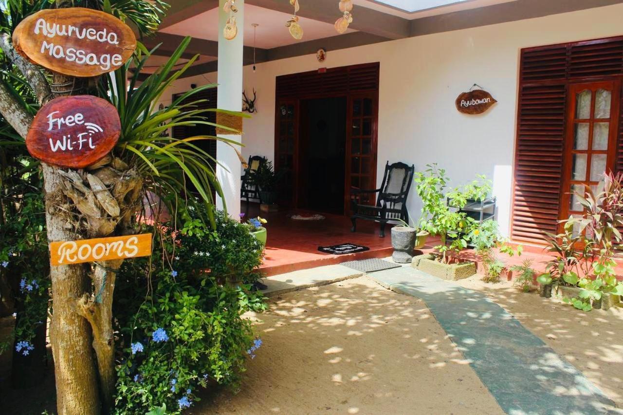 Sunrise Guest House & Restaurant Tangalle Eksteriør billede