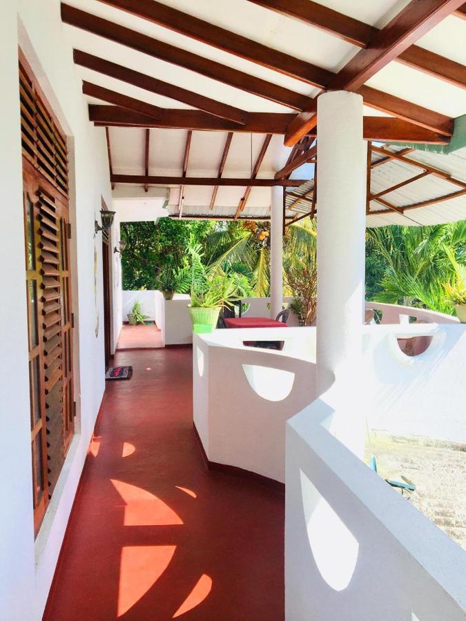 Sunrise Guest House & Restaurant Tangalle Eksteriør billede