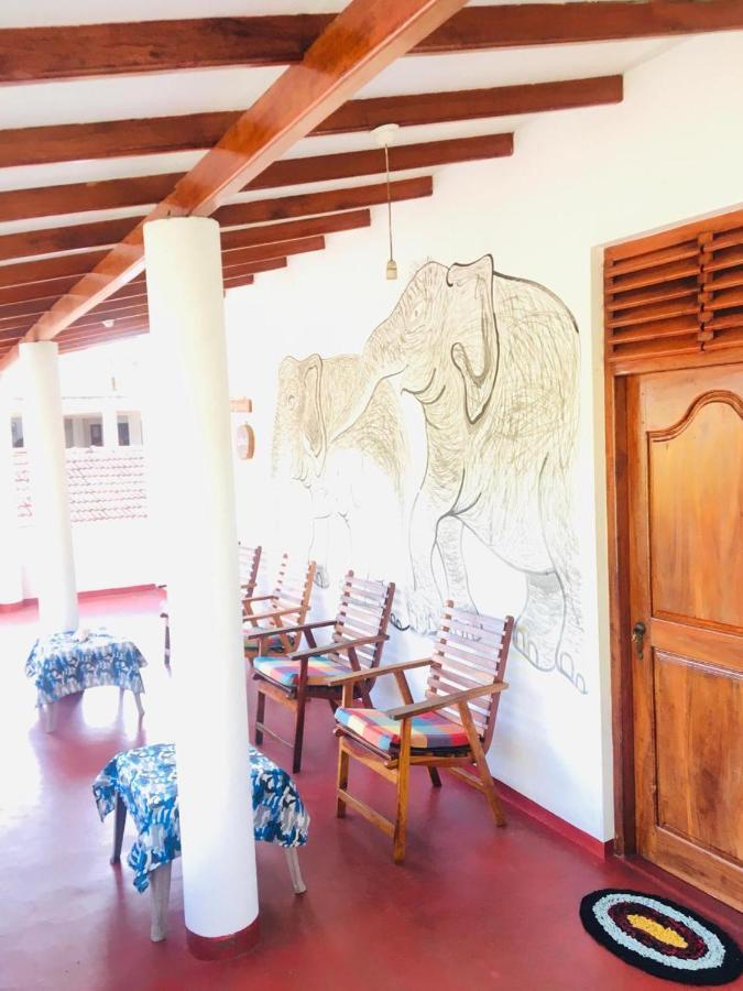 Sunrise Guest House & Restaurant Tangalle Eksteriør billede