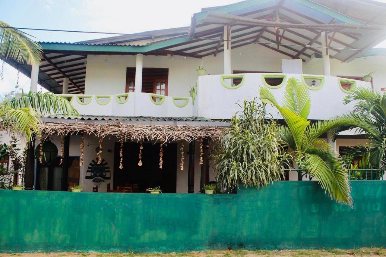 Sunrise Guest House & Restaurant Tangalle Eksteriør billede