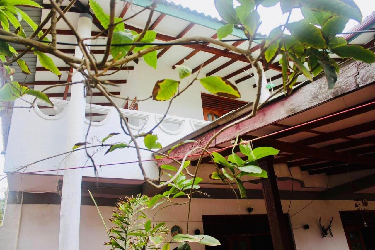 Sunrise Guest House & Restaurant Tangalle Eksteriør billede
